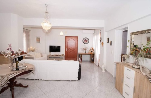 Lixouri Appartement | Charming Apartment in Kefalonia Island!