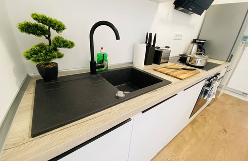 Geseke Appartement | Charming Apartment l 4 Beds l 2 Bedrooms l Wi-fi