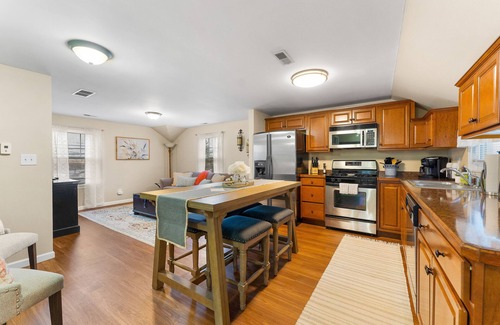 South Glens Falls Appartement | Charming apartment near the area's attractions with well-equipped kitchen & W/D