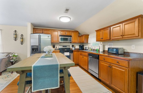 South Glens Falls Appartement | Charming apartment near the area's attractions with well-equipped kitchen & W/D