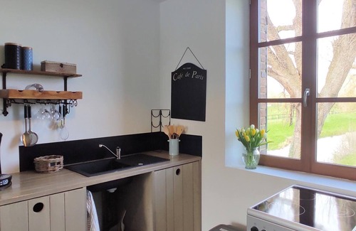 Bonnieres Appartement | Charmant appartement avec vue rivière, WiFi et parking