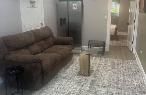 Oakland Appartement | Charming apartment with AC in vibrant Chicago. A 1-bedroom + a living room