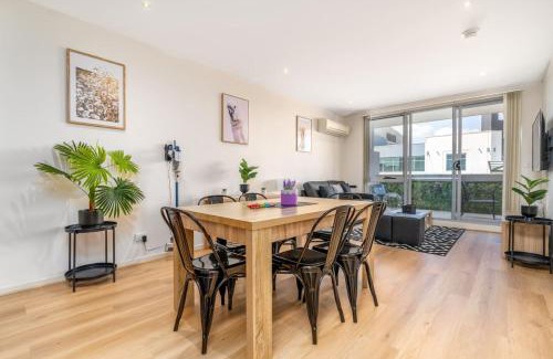 Gungahlin Appartement | Charming Apt 1min to Marketplace Gungahlin - Hosted by CanStay