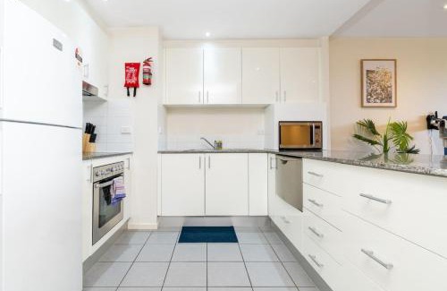 Gungahlin Appartement | Charming Apt 1min to Marketplace Gungahlin - Hosted by CanStay
