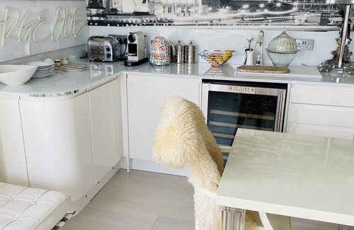 St. Johns Wood Appartement | Charmant appartement Art Déco avec vue sur le Regents Park et balcon