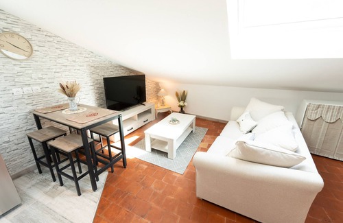 Riez Appartement | : Charming Attic Apartment - 3 Star Rated