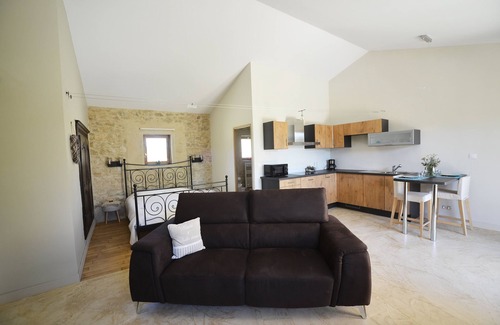 Malaucene Cottage | Gîte de charme à la ferme du Pont rouge à Malaucène