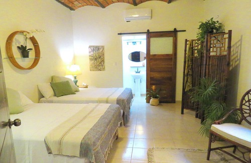 Lo de Marcos Hôtel | Charming Bambu Room in Casa Botanica