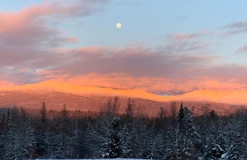 Lancaster Maison | Charming barn loft - all amenities on 60 acre farm in the White Mountains of NH