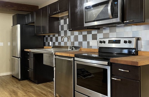 Trumansburg Appartement | Charming Barn Studio - Sleeps 4
