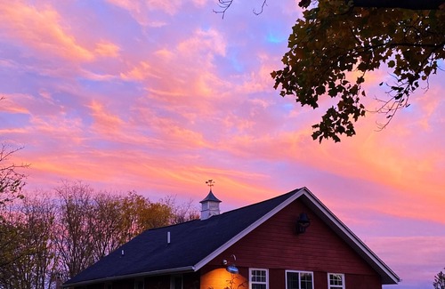 Trumansburg Appartement | Charming Barn Studio - Sleeps 4