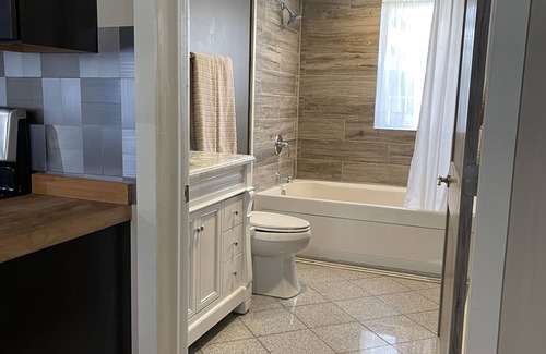 Trumansburg Appartement | Charming Barn Studio - Sleeps 4