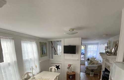North End Maison | Ocean City, NJ Cottage in Iconic Dollhouse Row