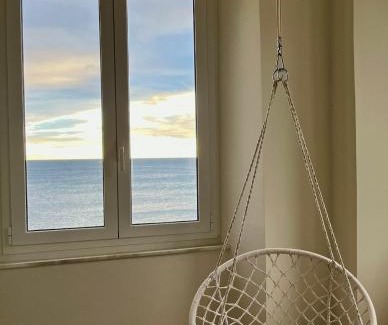 Sant'Ilario Appartement | Charming Beach Flat with Seaview