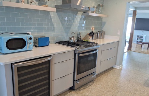 Glenwood Maison | Charming beach house in Ormond By The Sea. Third house from the beach. 2B/2B