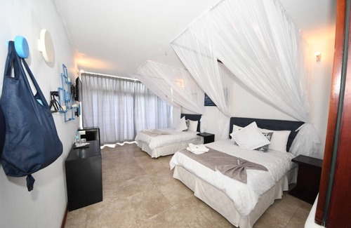 San Clemente Hôtel | Charming Beachfront Hotel Room With Pool