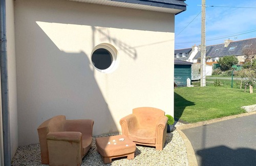 Pleumeur-Bodou Maison | Maison avec WIFI, jardin clos et terrasse, à 500m de la mer et du GR34, Île Grande