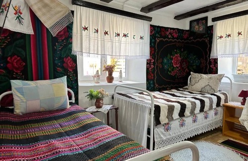 Moldova Lit Et Petit-Déjeuner | Charming bed & breakfast in Băcioi with WiFi, AC