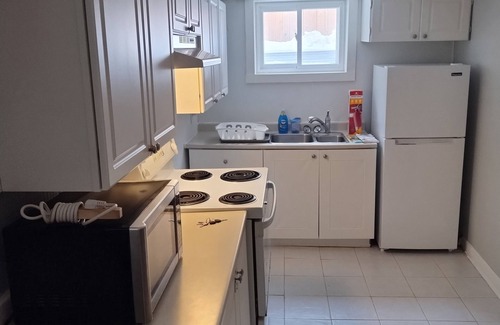 Woodbine - Lumsden Maison | Charming bedroom in a blissful house in wonderful Toronto with AC and WiFi