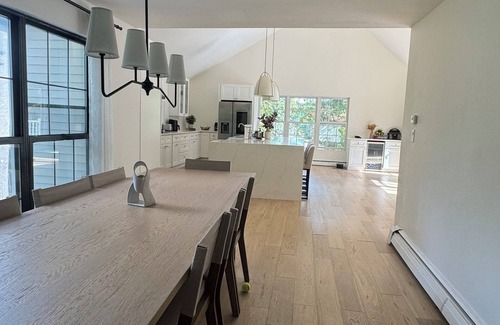 Hudson Maison | Charming Bedroom with WiFi, AC in wonderful Hudson NH