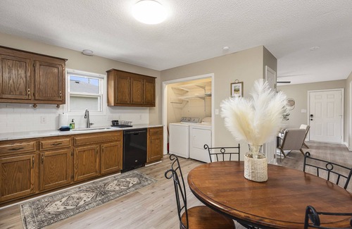 Belmont Historic District Maison | Charming Belmont Bungalow - 5 Min Walk to Downtown