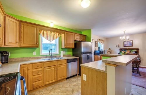 Beach Haven Maison | Charming Berwick Retreat w/Gas Grill & Deck!