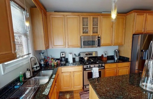 Bloomingdale Maison | Charming Bloomingdale Row Home with Deck and Parking