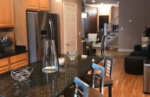 Bloomingdale Maison | Charming Bloomingdale Row Home with Deck and Parking