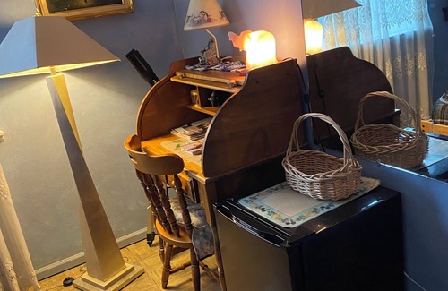 Lafayette Maison | Charming Blue Room with Wifi