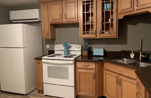 Ishpeming Maison | Charming Bluff home with view of Lake Bancroft