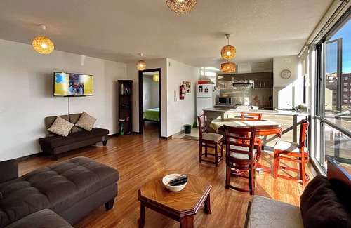La Paz Appartement | Charming Bohemian Suite with Mountain Views in Quito’s Artistic Heart