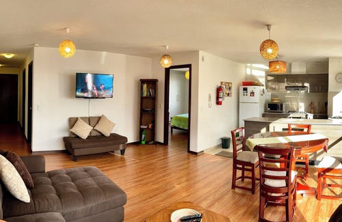 La Paz Appartement | Charming Bohemian Suite with Mountain Views in Quito’s Artistic Heart