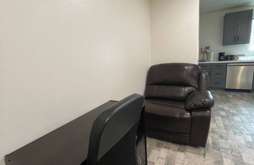 Gilbert Appartement | Charming BRAND NEW Casita with AC and WiFi in Gilbert!