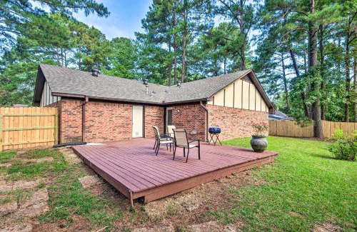 Flowood Maison | Charming Brandon Home with Deck, Charcoal Grill