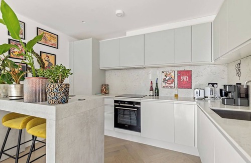 Wimbledon Park Appartement | Charming bright Wimbledon Park flat|Free Parking|Large South Facing Terrace