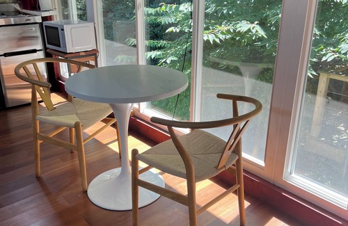 Laurel Hollow Maison | Charming bungalow with AC and WiFi in fantastic Cold Spring Harbor.