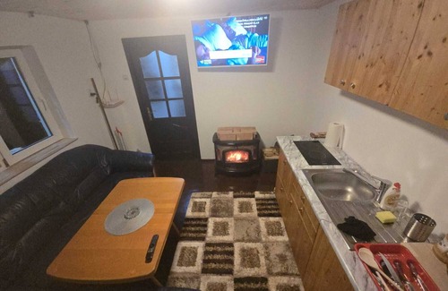 Probota Maison | Charming bungalow in peaceful Perieni with WiFi