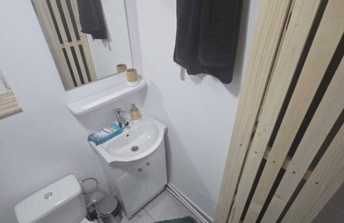Probota Maison | Charming bungalow in peaceful Perieni with WiFi