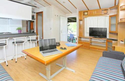 Tarifa Maison | Charming Bungalow in Tarifa with Mountain View