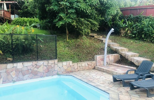 Saint-Joseph Maison | Charmant bungalow avec piscine