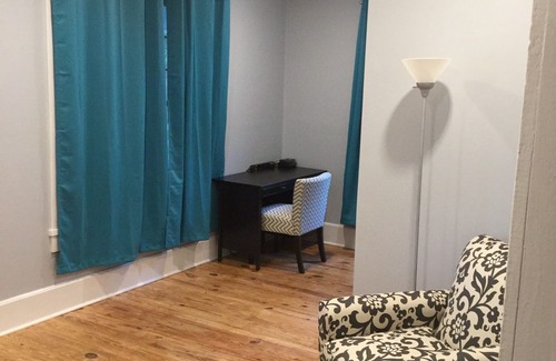 Thomasville Maison | Bungalow charmant, à distance de marche de tout, privé et les animaux de compagnie!