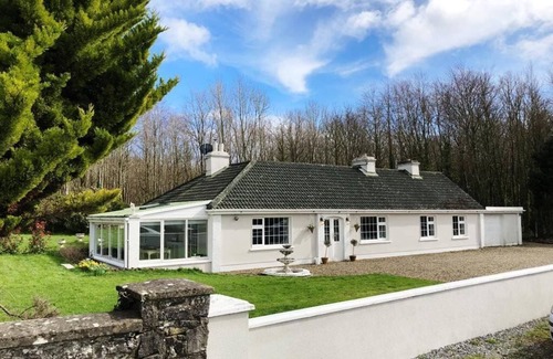 Terryglass Maison | Charming bungalow with WiFi in Terryglass - 3 bedrooms