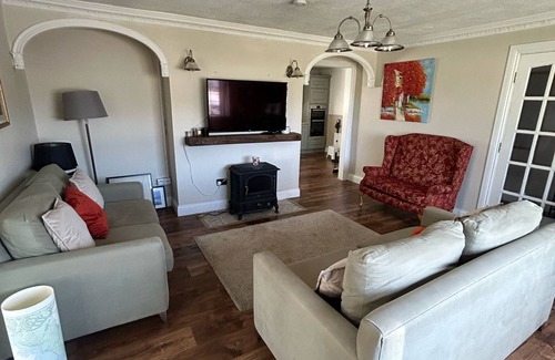 Terryglass Maison | Charming bungalow with WiFi in Terryglass - 3 bedrooms