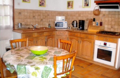 Mazieres-de-Touraine Cottage | Gîte familial en Touraine avec jardin, proche châteaux et vignobles, animaux acceptés.