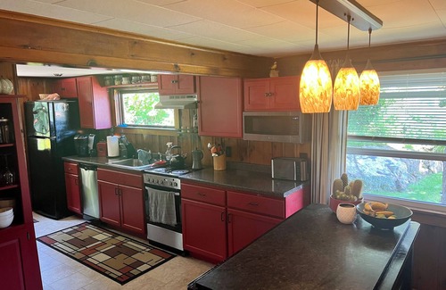 Cape Neddick Maison | Charming Cabin. Few minutes walk to Perkins Cove and Marginal way in Ogunquit