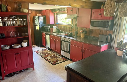 Cape Neddick Maison | Charming Cabin. Few minutes walk to Perkins Cove and Marginal way in Ogunquit