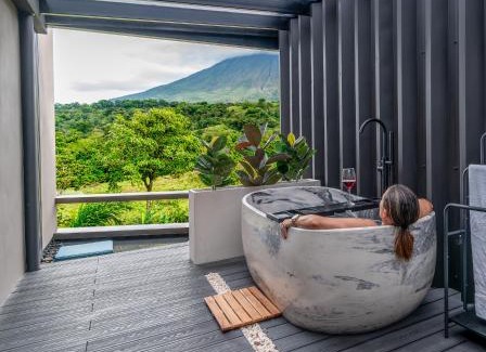 Arenal Hot Springs Maison | Charming Cabin In La Fortuna Whot Tub Brand New!
