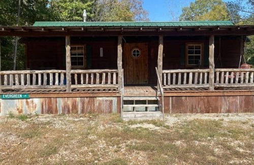 Camden Cabine | Charming Cabin near Kentucky LK
