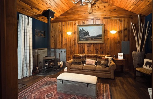 Portage Maison | Charming Cabin on horse farm minutes from Letchworth State park