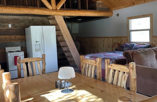 Ohio City Cabine | Charming cabin with WiFi in picturesque Parlin